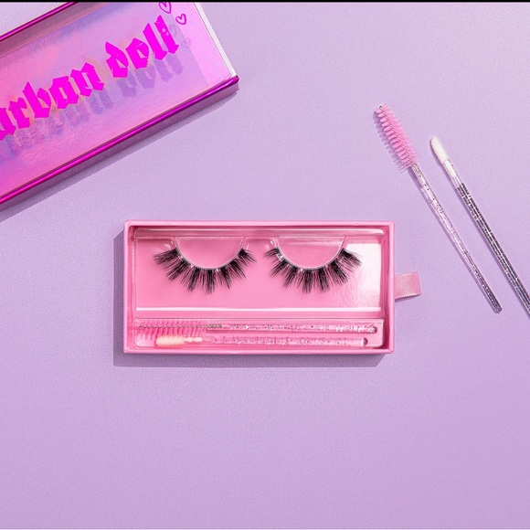Bedroom Eyes - UrbanDoll - new segmented lashes - Picture 6 of 13
